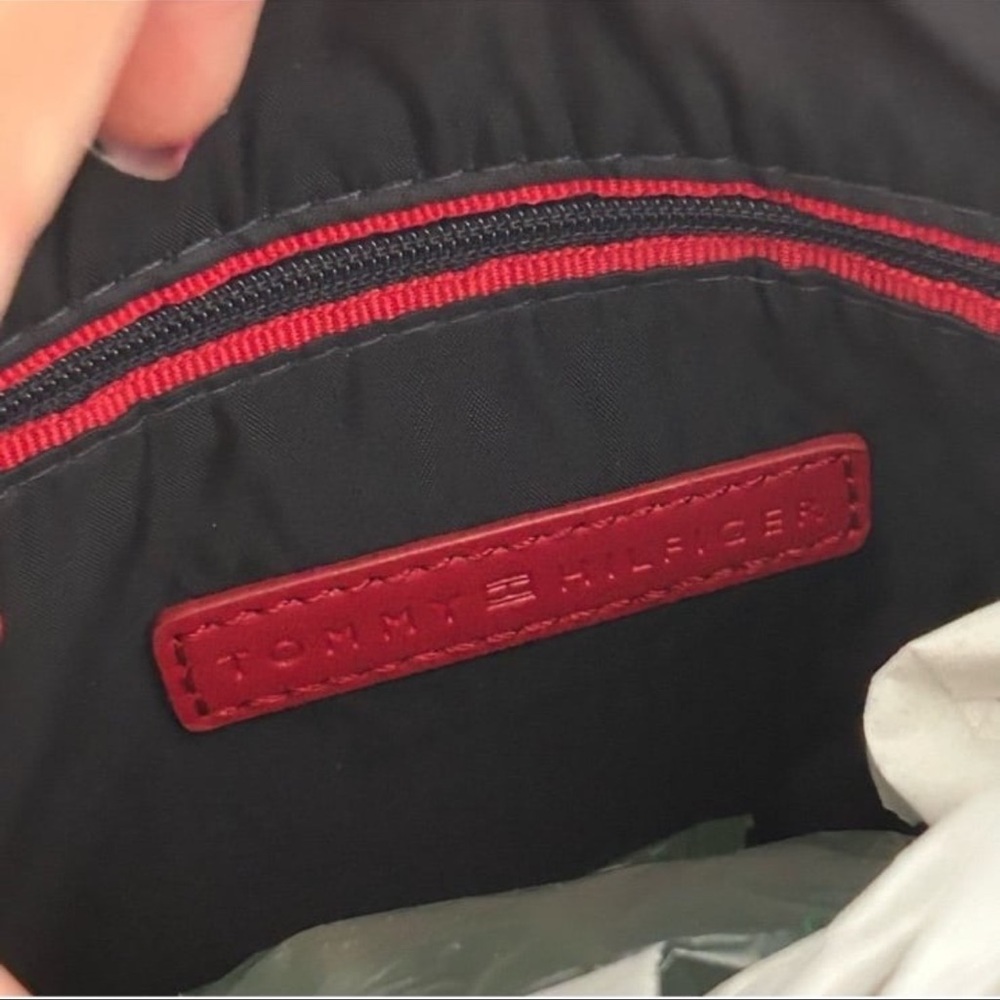 Tommy Hilfiger Monogram Tan and White Crossbody Bag - Picture 5 of 6